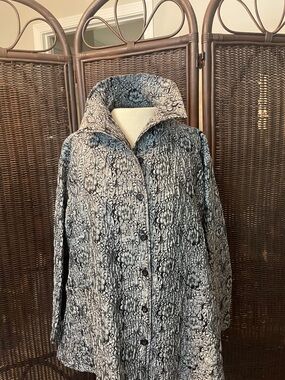 Textured Msquare Long Button Swing Coat in Black and Gray